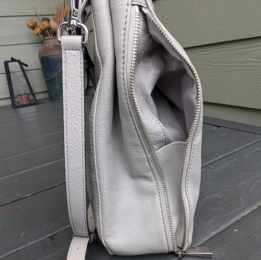 Michael Kors Large Essex Convertable Leather Bag - Picture 11 of 16